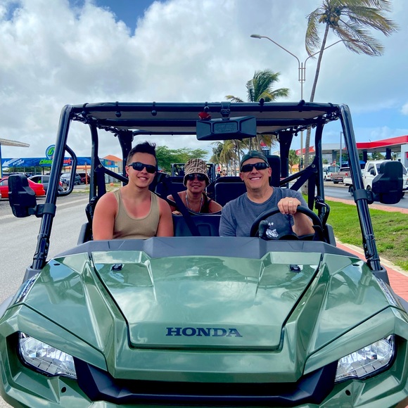 Meet your Posher, Dina - Picture 1 of 2